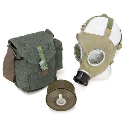 Polish MC-1 Gas Mask with Carry Bag & Filter